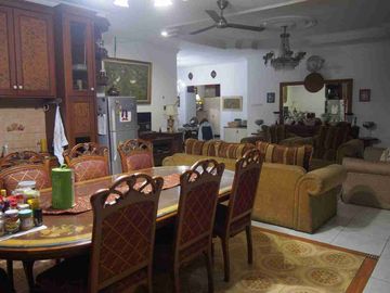 Dijual rumah  2 lt di Cempaka Putih Tengah Lt 396 m2 lb 370 m2 ada 4 kt 4 km shm, carport 2 mobil, Ayo survei & nego