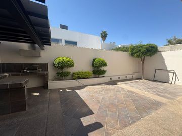 RENTA CASA GRANDE