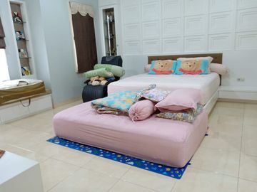 Dijual Rumah Furnished Cantik 3 Lantai SHM Siap Huni di Alam Sutera Tangerang