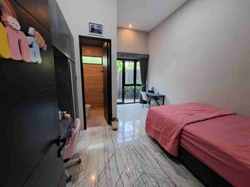 Rumah Mewah Posisi Hooq di Perumahan Elite Araya Malang