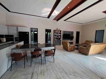 Rumah Mewah Posisi Hooq di Perumahan Elite Araya Malang