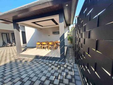 Rumah Mewah Posisi Hooq di Perumahan Elite Araya Malang