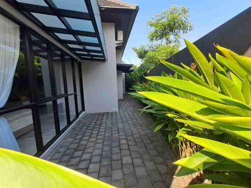 Rumah Mewah Posisi Hooq di Perumahan Elite Araya Malang