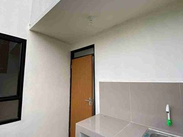 Rumah 2 Lantai Harga 1 Lantai, Strategis di Cipayung Depok