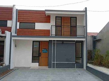 Rumah 2 Lantai Harga 1 Lantai, Strategis di Cipayung Depok