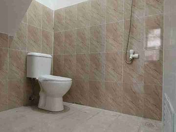 Rumah 2 Lantai Harga 1 Lantai, Strategis di Cipayung Depok