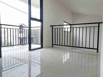 Rumah 2 Lantai Harga 1 Lantai, Strategis di Cipayung Depok