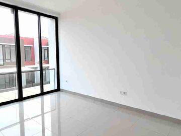 disewakan rumah Pik2 milenial 8x10 kosongan termurah