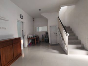 983 Rumah 2 Lt Modern Minimalis Siap Huni dekat Vila Dago Pamulang