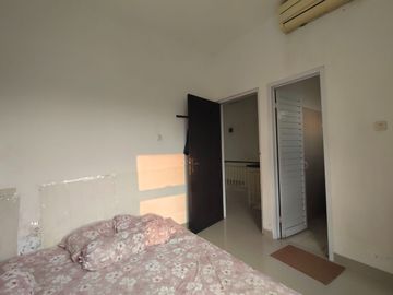 983 Rumah 2 Lt Modern Minimalis Siap Huni dekat Vila Dago Pamulang
