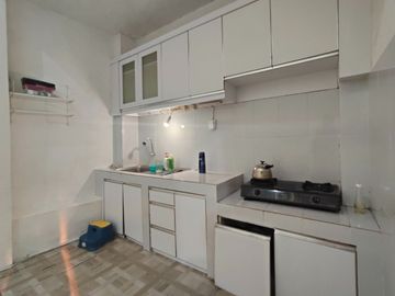 983 Rumah 2 Lt Modern Minimalis Siap Huni dekat Vila Dago Pamulang