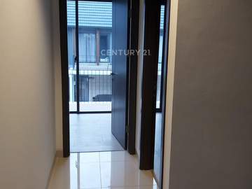 Rumah Wisteria Metland Menteng – 2 Lantai + Attic Room, 3 KT