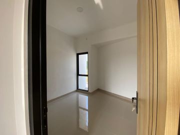 Rumah Baru Dekat Kampus UT Surakarta Desain Scandinavian Kawasan Private