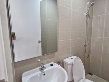 Dijual Dibawah Harga Pasar Rumah di Paramount Petals