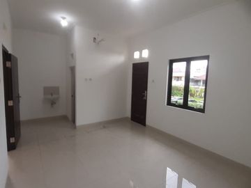 Rumah Baru 8 x 13 Duri Kepa dekat Tanjung Duren Jakbar