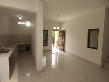 Rumah Baru 8 x 13 Duri Kepa dekat Tanjung Duren Jakbar