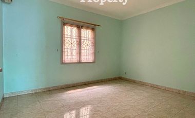 DIJUAL CEPAT Harga miring , Bangunan Besar dan Lapang - Nego sampai Deal