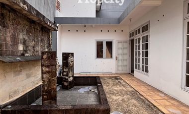 JARANG ADA , Rumah siap huni - Bangunan rapih - Nego Menarik