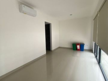 Disewakan Rumah PIK 2 Kawasan CBD Ukuran 8x10 Kosongan