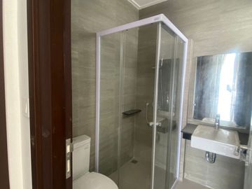 Disewakan Rumah PIK 2 Kawasan CBD Ukuran 8x10 Kosongan