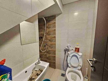 Rumah 2 lantai siap huni semi furnish di Cluster Burgundy Summarecon Bekasi
