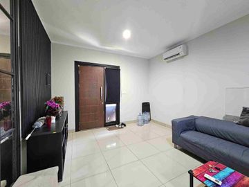 Rumah 2 lantai siap huni semi furnish di Cluster Burgundy Summarecon Bekasi