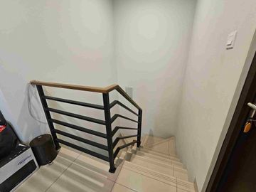 Rumah 2 lantai siap huni semi furnish di Cluster Burgundy Summarecon Bekasi