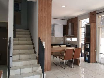 Jual Mantap! Hunian Nyaman Berlokasi Di Kawasan Tenang Kota Baru Parahyangan, Bandung