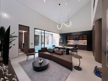 Luxury House Sudah Lengkap Dengan Furniture Di Kawasan Elite Kota Baru Parahyangan, Bandung