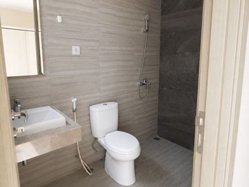 Rumah 2,5lt luas 7x14 98meter 3KT Cluster Semayang Asya JGC Jakarta Garden City
