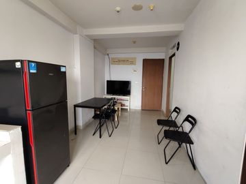 Disewakan 2BR Oak Tower B Semi Furnish Pulo Gadung – Lantai Tinggi, View Jalan, Fasilitas Lengkap