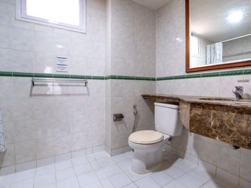Lokasi Strategis Jakarta & Dekat dengan Mall Kokas! Disewakan Puri Casablanca Type 2 BR, Full Furnished, Lokasi dekat area (Cbd, Kuningan, Tebet)