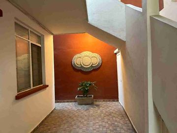 Renta Departamento Amueblado frente al Tec MTY 2Rec 1bño