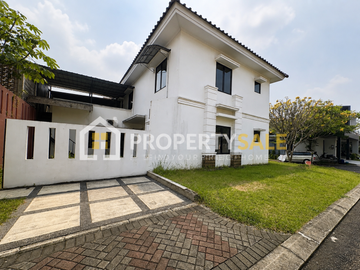 DIJUAL DAN DISEWAKAN RUMAH BESAR LUAS HOOK KOSONGAN BAGUS TERAWAT LEGENDA WISATA CIBUBUR COCOK UNTUK KELUARGA BESAR