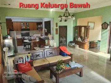 RUMAH MEWAH DI TAMAN MODERN - CAKUNG