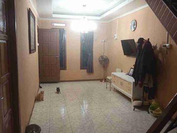 DIJUAL RUMAH STRATEGIS DI KOMPLEK TUGU PERMAI – KOJA, JAKARTA UTARA
Hunian Nyaman untuk Keluarga Besar dengan Lokasi Strategis dan Akses Jalan Lebar
Lokasi: Komplek Tugu Permai, Koja, Jakarta Utara