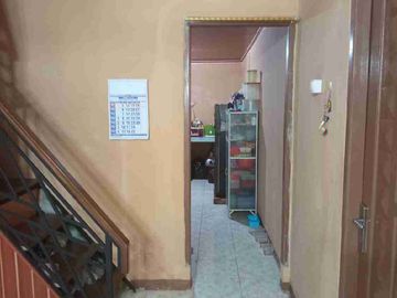 DIJUAL RUMAH STRATEGIS DI KOMPLEK TUGU PERMAI – KOJA, JAKARTA UTARA
Hunian Nyaman untuk Keluarga Besar dengan Lokasi Strategis dan Akses Jalan Lebar
Lokasi: Komplek Tugu Permai, Koja, Jakarta Utara