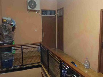 DIJUAL RUMAH STRATEGIS DI KOMPLEK TUGU PERMAI – KOJA, JAKARTA UTARA
Hunian Nyaman untuk Keluarga Besar dengan Lokasi Strategis dan Akses Jalan Lebar
Lokasi: Komplek Tugu Permai, Koja, Jakarta Utara