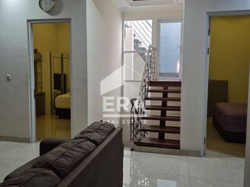 Dijual Cepat Rumah Cantik Full Renov Semi Furnished Siap Huni di Magnolia Summarecon Bekasi