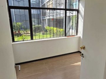 Amplio Depto. Recién Remodelado - 4 Habitaciones - 4 Poniente