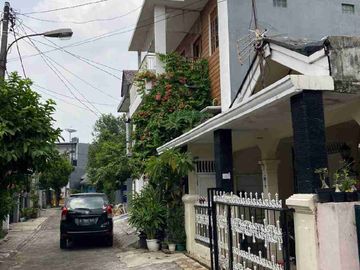 Di jual rumah belakang stadion Candrabaga Bekasi Selatan