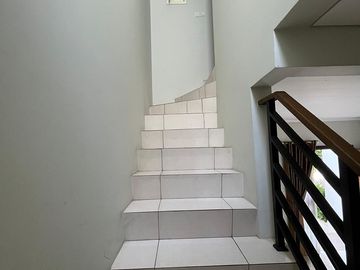 Dijual Cepat Rumah Cantik di Cluster Burgundy Summarecon Bekasi