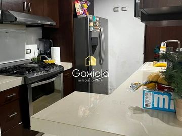 Se RENTA Casa amueblada, ubicada a lado de Plaza Sendero, Fracc, Canaco