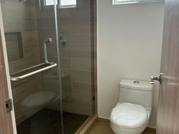 Casa en renta en León Guanajuato, Portugal Residencial, al Sur - Sobre Blvd. Timoteo Lozano