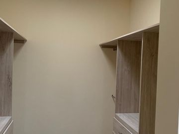 SE RENTA CASA EN PORTA FONTANA EXCELENTE UBICACION
