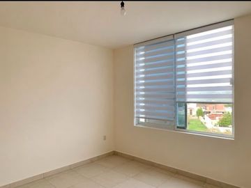 SE RENTA CASA EN PORTA FONTANA EXCELENTE UBICACION