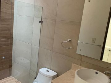 SE RENTA CASA EN PORTA FONTANA EXCELENTE UBICACION