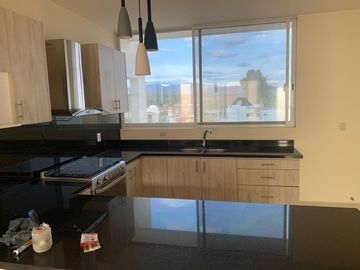 SE RENTA CASA EN PORTA FONTANA EXCELENTE UBICACION