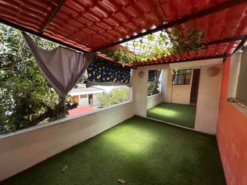 Casa en venta en Playa Chica, urb privada - San Rafael - Valle de los chillos- 3 dormitorios + 1 dormitorio independiente
