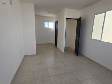 CASA CON EXCELENTE UBICACIÓN DE 2 RECÁMARAS, KANASÍN, YUCATÁN.
